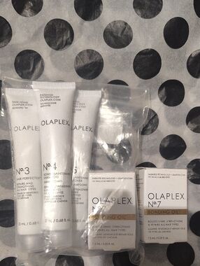 OLAPLEX Travel Trio N0 3, 4 5 And TwoNo 7Bonding Oil — White with Gold Accents